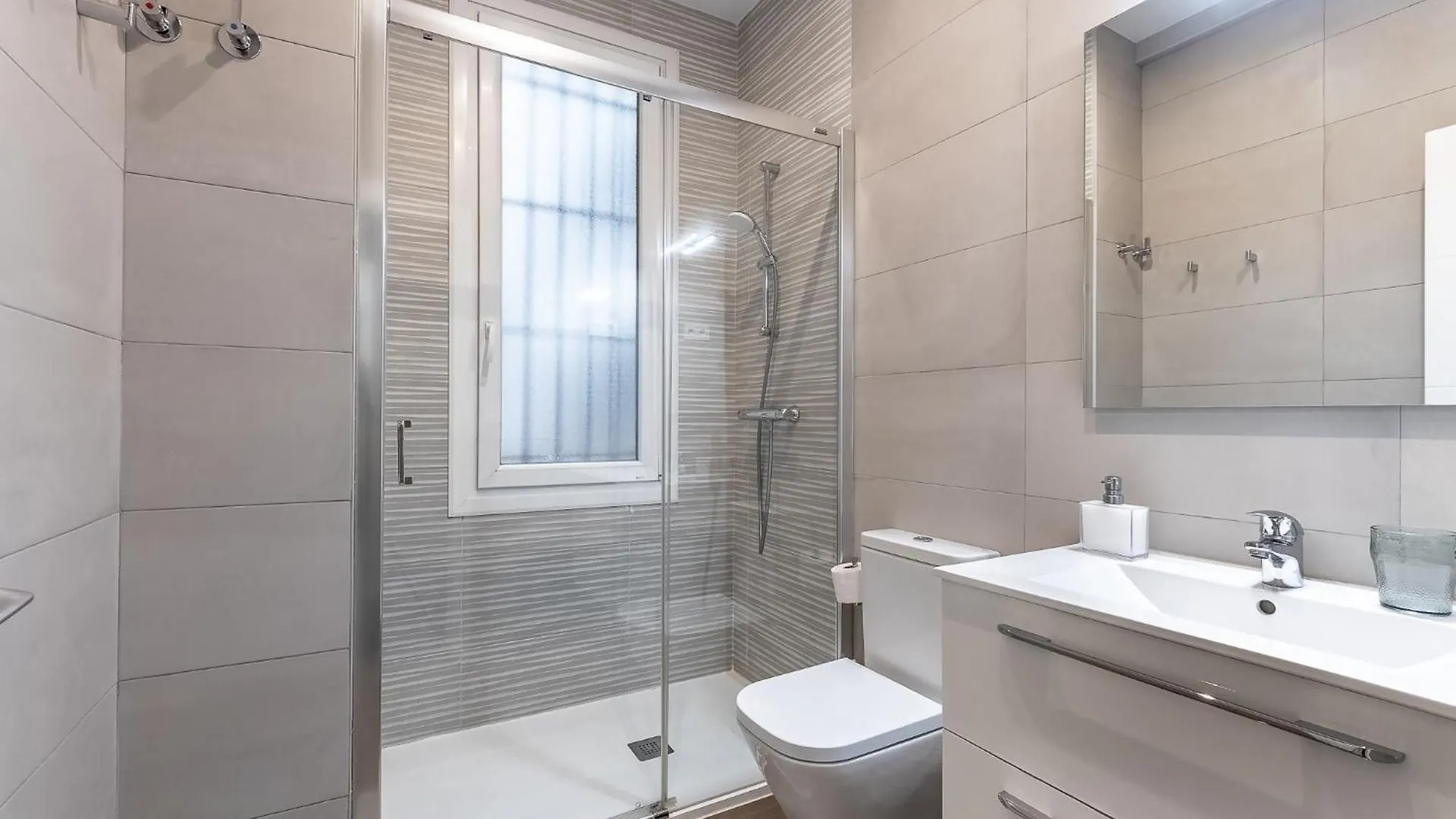 Home-Loving Apartment Bilbao Centre With Parking 0*,  Spain
